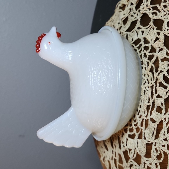 Hen on Nest Indiana Glass Co or LE Smith 4.25" Milk Glass Red comb wattle - Picture 2 of 10